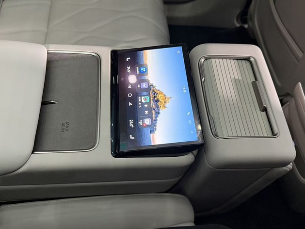 限时置换补贴价16.48万元 昊铂A800正式上市