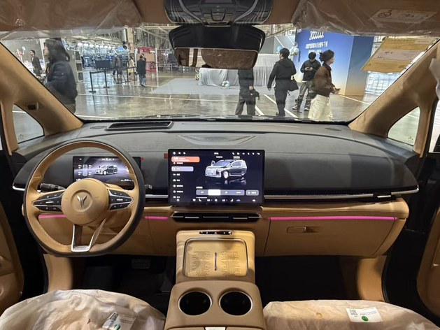 见证岚图梦想家20万辆下线 冠军版车型30.99万元正式上市