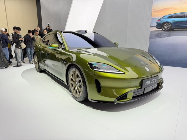 九车同台 鸿蒙智行要的不是爆款 而是整个战场