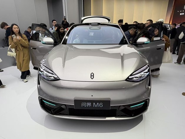 九车同台 鸿蒙智行要的不是爆款 而是整个战场