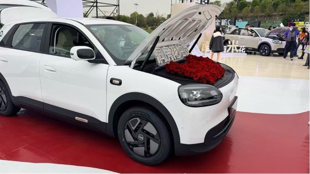 7万级纯电小车新选择?奇瑞全新QQ3上市