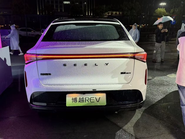 限时售价10.79万起 吉利博越REV正式上市