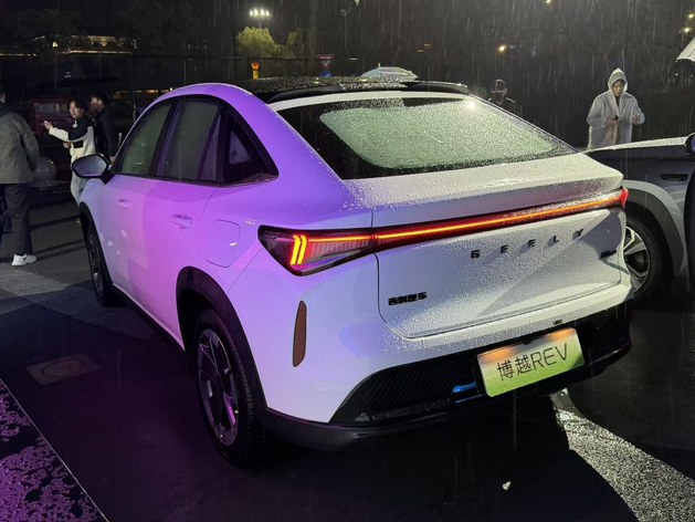 限时售价10.79万起 吉利博越REV正式上市