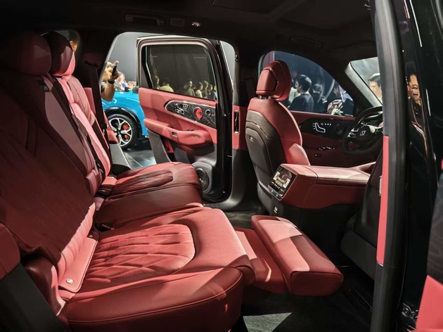 限时权益价32.98万起 极氪8X正式上市