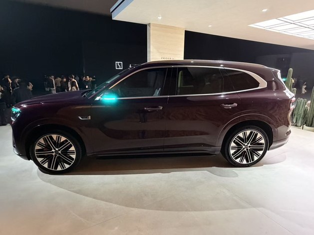 限时权益价32.98万起 极氪8X正式上市