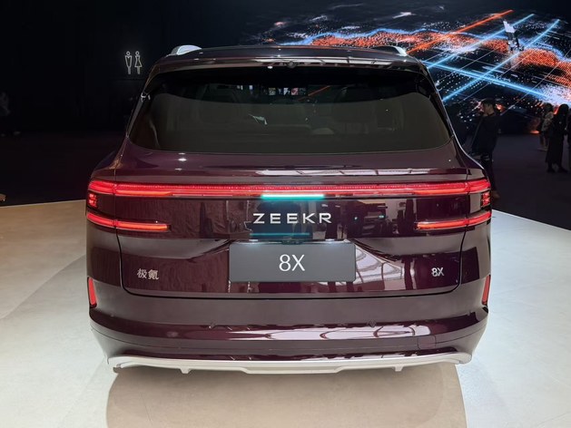 限时权益价32.98万起 极氪8X正式上市