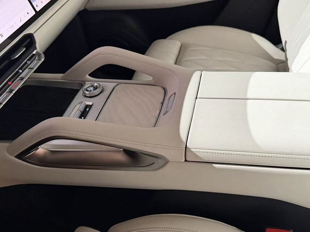 限时权益价32.98万起 极氪8X正式上市