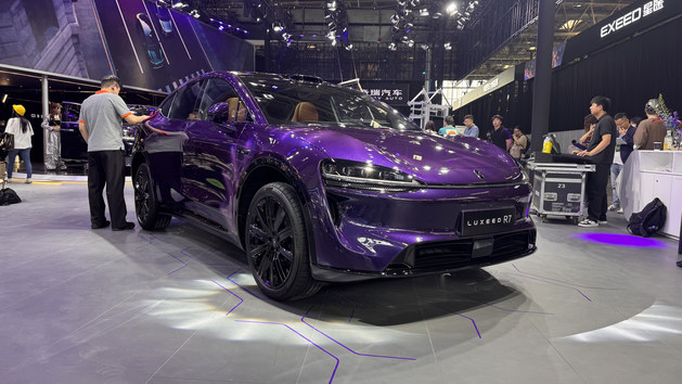 智界V9北京车展首发，华为奇瑞联手重构高端MPV价值标杆