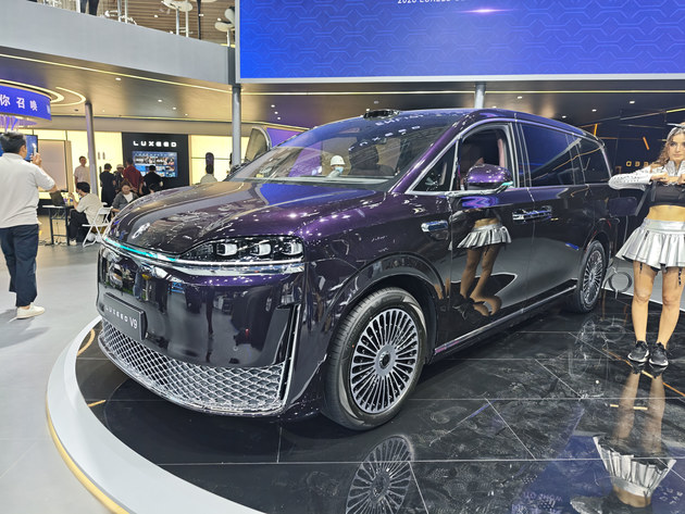 智界V9北京车展首发，华为奇瑞联手重构高端MPV价值标杆