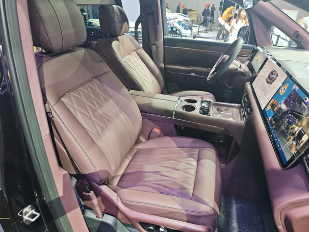 智界V9北京车展首发，华为奇瑞联手重构高端MPV价值标杆