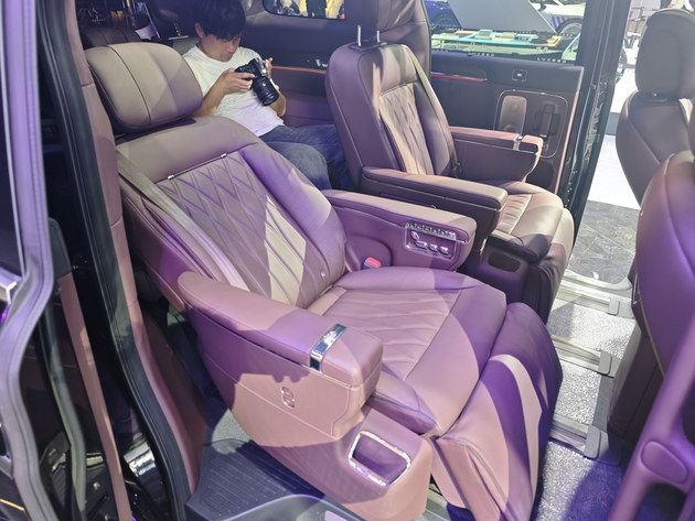 智界V9北京车展首发，华为奇瑞联手重构高端MPV价值标杆