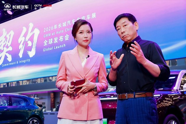 从“赌上姓氏”到“契约归元”：魏建军的车展“逆行”独白