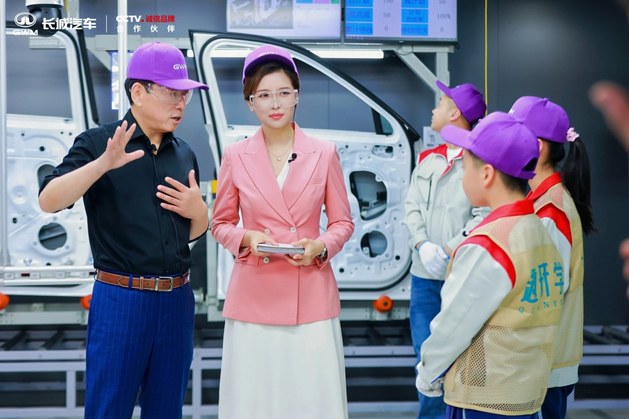 从“赌上姓氏”到“契约归元”：魏建军的车展“逆行”独白