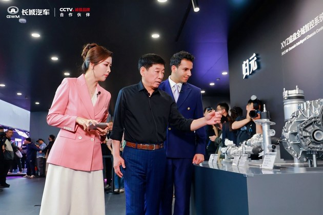 从“赌上姓氏”到“契约归元”：魏建军的车展“逆行”独白