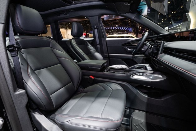 四水归堂藏紫气，双星曜夜启新境