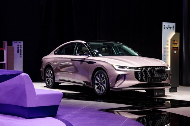 四水归堂藏紫气，双星曜夜启新境