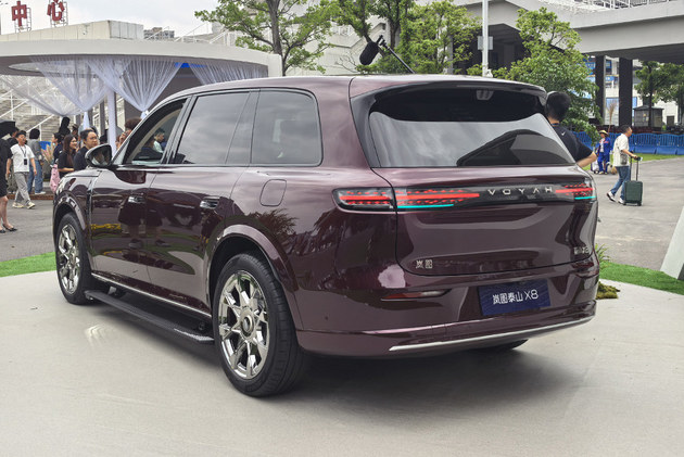 超级大5座SUV/29.29万起 岚图泰山X8正式上市