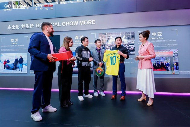 从“赌上姓氏”到“契约归元”：魏建军的车展“逆行”独白