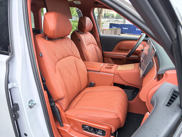 超级大5座SUV/29.29万起 岚图泰山X8正式上市