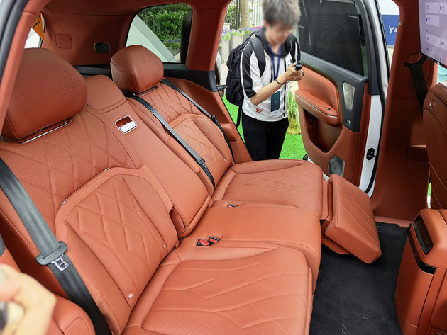 超级大5座SUV/29.29万起 岚图泰山X8正式上市