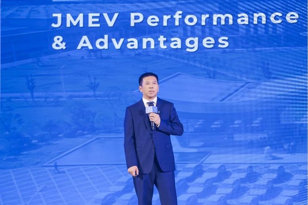 203%增速背后的“笨办法”：全新易至EV3要做全球的Easy Car