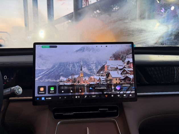 中大型插混六座SUV，五菱星光L上市权益价10.98万元起