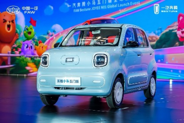 一汽奔腾小马五门版上市：三万元的诚意藏在27度宁德电池里