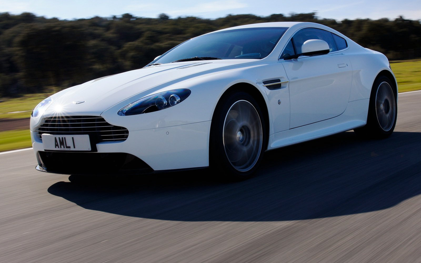 vantage阿斯顿马丁2022款 622633.jpg