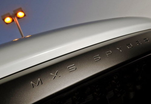 彰显个性 马自达推出MX-5 Spyder概念车