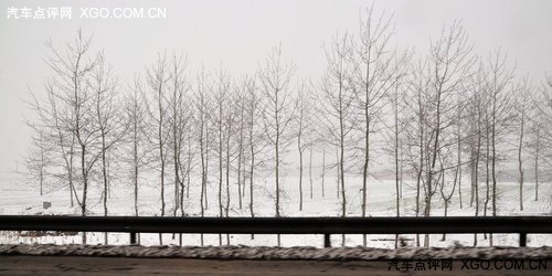 伴着瑞雪启程 荣威W5探访大别山之旅