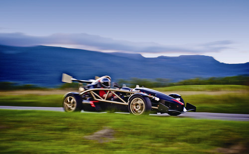 ӳײ ԼAriel Atom V8