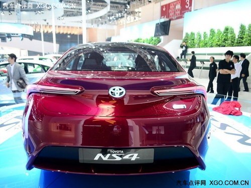 2012北京车展 丰田NS4混动概念车亮相