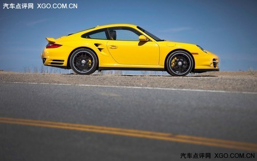 东邪西毒 日产GT-R鏖战911 Turbo S