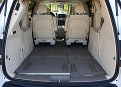 Դ MPV Routan(ni)ع