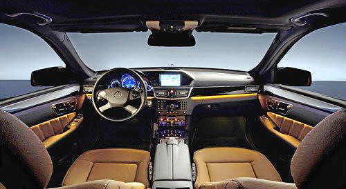 发动机强劲且舒适 试驾2010款奔驰E550 