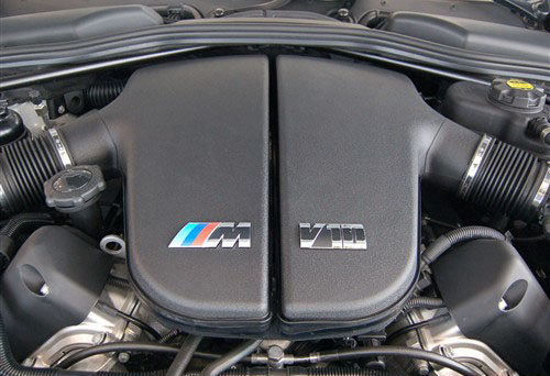 宝马新款M5将换心 考虑V8双增压发动机