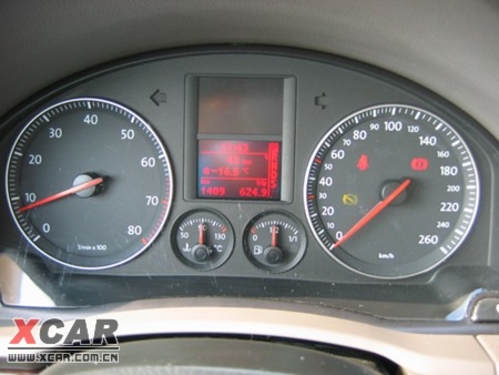 自由武士冰雪路面试驾一汽大众速腾