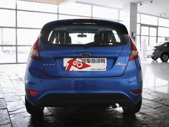 实用的舒适性配置！6款带天窗的小型车