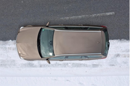 2011款奔驰E级旅行版4Matic雪地图曝光