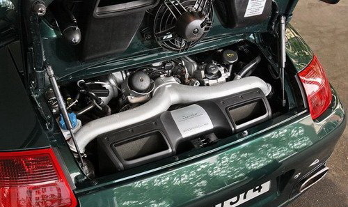 冤家路窄 日产GT-R对比保时捷911 Turbo
