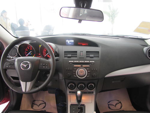 进口Mazda3两厢 武汉银马4S店到店实拍