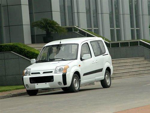 福田C2推迟上市 回避轿车定位主打SMPV 