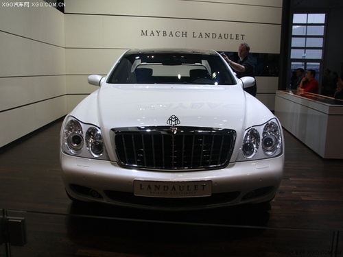迈巴赫Landaulet售2548万 为车展最贵车 