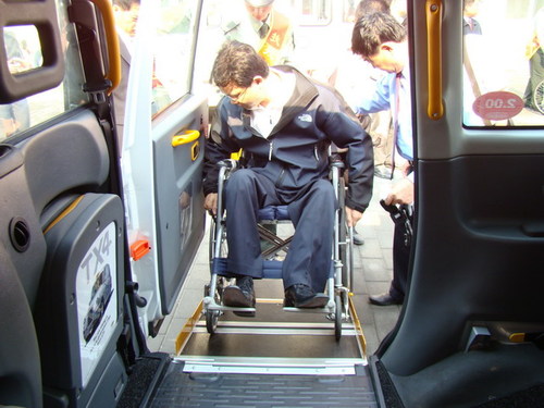 北京奥运会的第一支无障碍车队 