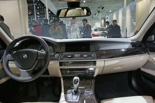 2013上海车展 宝马改款5系车型正式发布