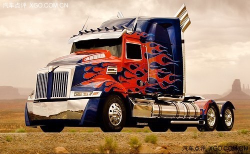 《变形金刚4》中的&ldquo;擎天柱&rdquo;卡车样式发生改变