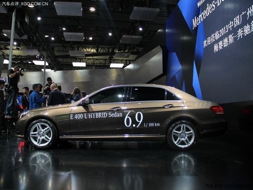 2013广州车展 奔驰E400L混动版售79.8万
