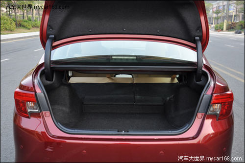 2013款一汽丰田新锐志2.5V试驾测评