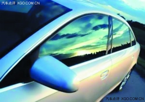 汽车“眼部”保养： 汽车玻璃养护方法