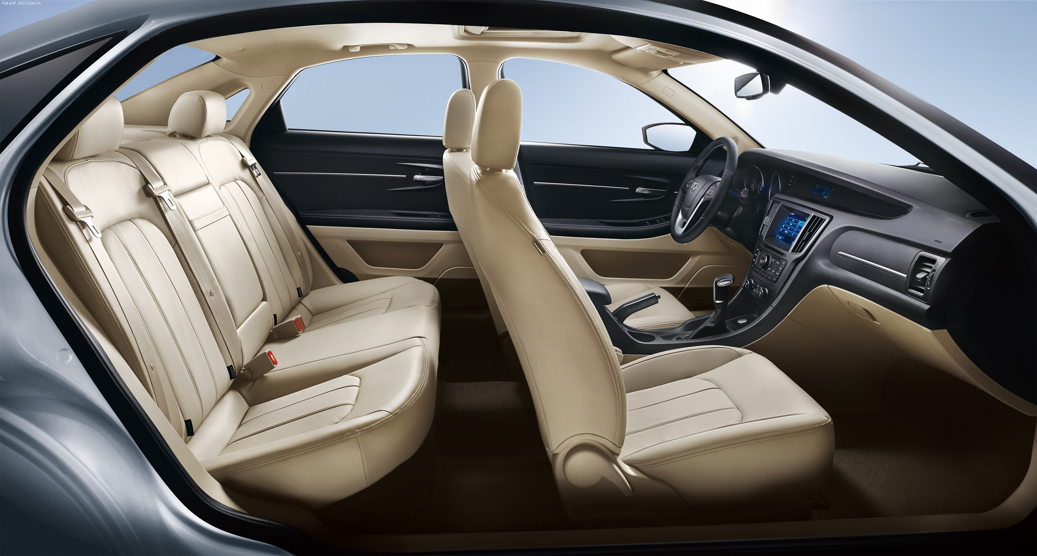 图:国民车标准升级—绅宝d50引领"超值"时代